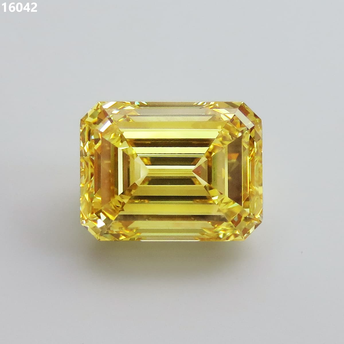 10.02 ct, FANCY INTENSE YELLOW, EMERALD, VS1