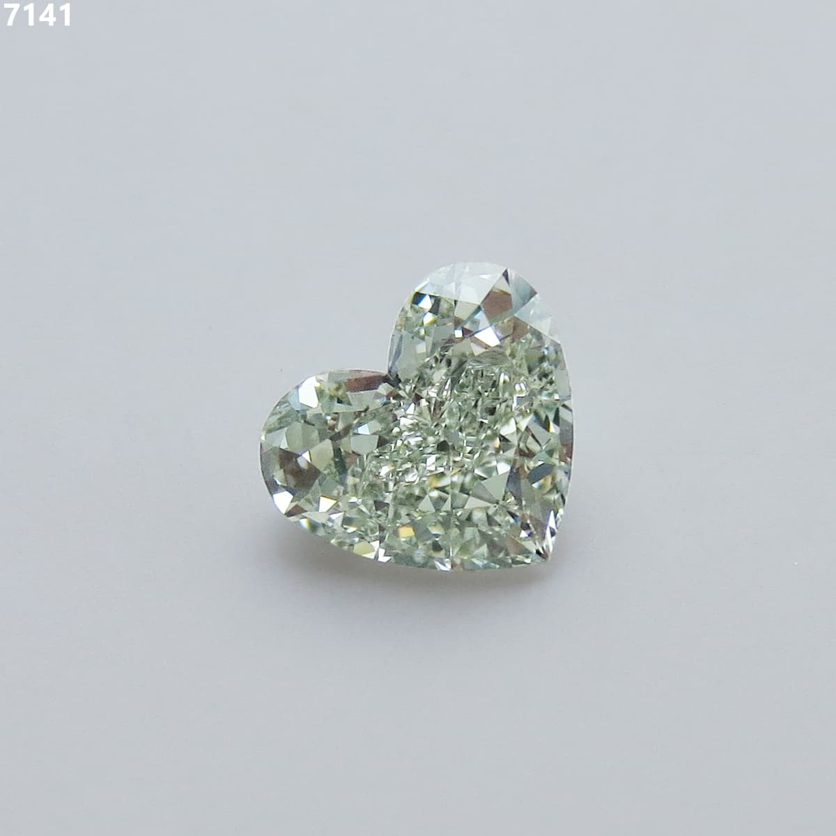 1.27 ct, FANCY LIGHT GRAY, HEART, VS2