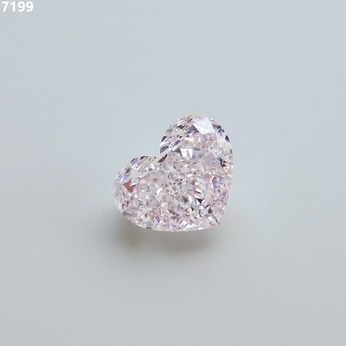 1.03 ct, VERY LIGHT PINK, HEART, VVS1